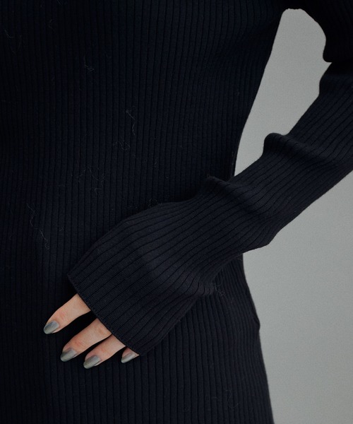 ADAM ET ROPE'（アダムエロペ）の「【サステナブル・WEB限定(一部店舗展開あり)】エコベロRIBタートル（ニット/セーター・レディース・ブラック/ピンク/オレンジ/グリーン・FREE）」の11枚目の写真