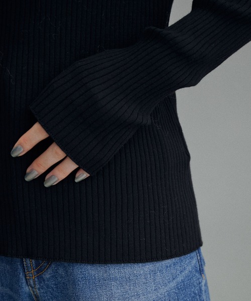 ADAM ET ROPE'（アダムエロペ）の「【サステナブル・WEB限定(一部店舗展開あり)】エコベロRIBタートル（ニット/セーター・レディース・ブラック/ピンク/オレンジ/グリーン・FREE）」の9枚目の写真