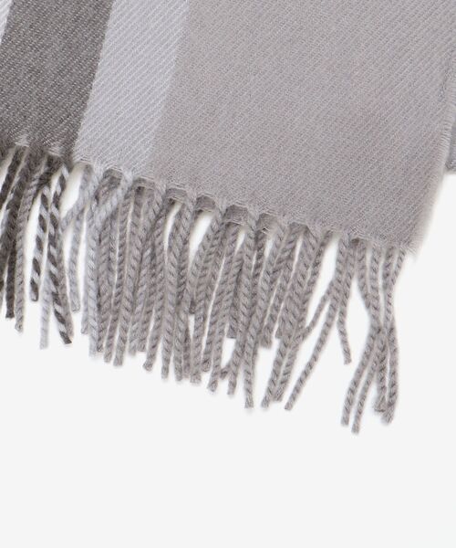 MAJESTIC LEGON（マジェスティックレゴン）の「チェック柄マフラー（マフラー・レディース・グレー系その他/ベージュ系その他2・FREE）」の3枚目の写真