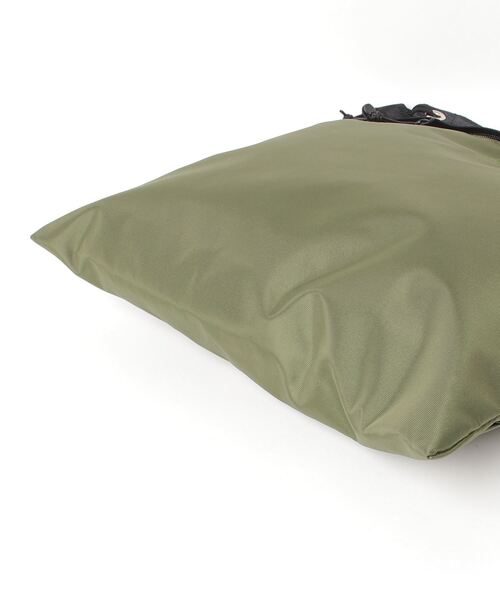 FREDRIK PACKERS(フレドリックパッカーズ)の「FREDRIK PACKERS フレドリックパッカーズ / 420D UTILITY SACK-L(ショルダーバッグ・レディース・パープル/タン/オリーブ/シルバー/ブラック/カーキ・ONESIZE)」の8枚目の写真