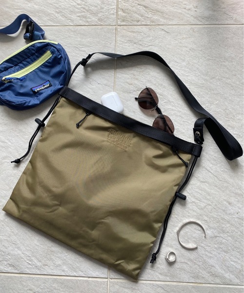 FREDRIK PACKERS(フレドリックパッカーズ)の「FREDRIK PACKERS フレドリックパッカーズ / 420D UTILITY SACK-L(ショルダーバッグ・レディース・パープル/タン/オリーブ/シルバー/ブラック/カーキ・ONESIZE)」の13枚目の写真
