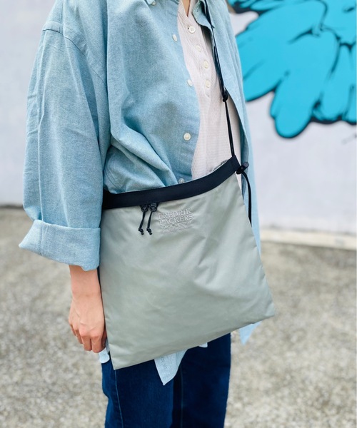 FREDRIK PACKERS(フレドリックパッカーズ)の「FREDRIK PACKERS フレドリックパッカーズ / 420D UTILITY SACK-L(ショルダーバッグ・レディース・パープル/タン/オリーブ/シルバー/ブラック/カーキ・ONESIZE)」の16枚目の写真