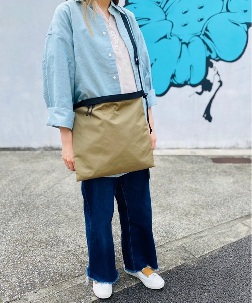 FREDRIK PACKERS(フレドリックパッカーズ)の「FREDRIK PACKERS フレドリックパッカーズ / 420D UTILITY SACK-L(ショルダーバッグ・レディース・パープル/タン/オリーブ/シルバー/ブラック/カーキ・ONESIZE)」の22枚目の写真