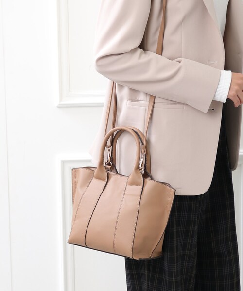 SHOO・LA・RUE（シューラルー）の「◆【フォーマル/入卒】2WAYワイドハンドルトート（トートバッグ・レディース・ブラック/キャメル/サンドベージュ・00）」の16枚目の写真