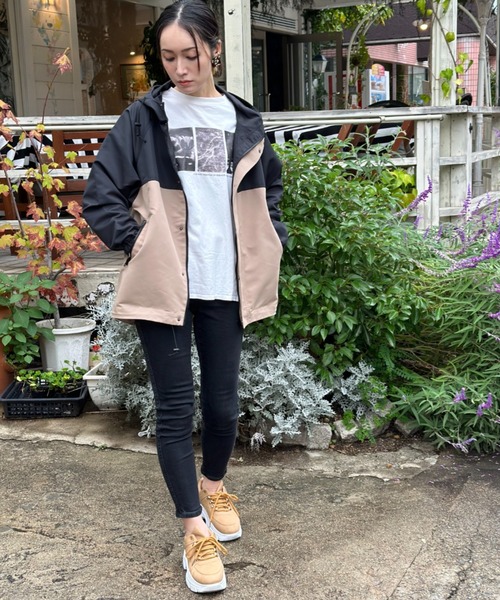 deux amour（ドゥーザムール）の「フード付きマウンテンパーカー（マウンテンパーカー・レディース・ブラック/ベージュ・MEDIUM）」の12枚目の写真