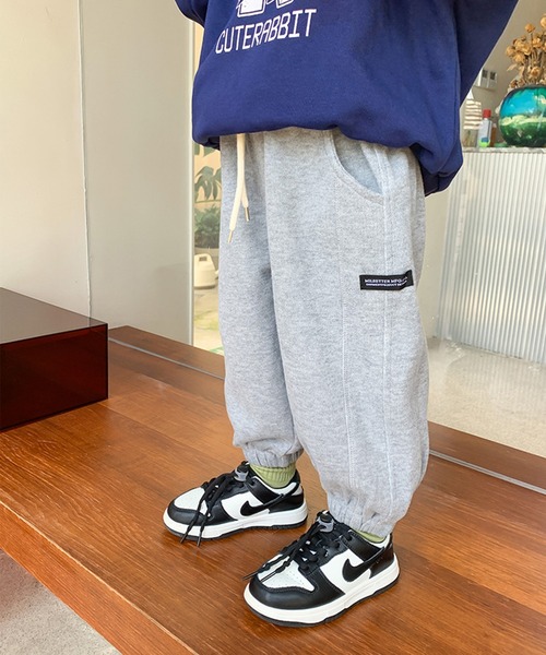 aimoha（アイモハ）の「【aimoha-KIDS-】子供服　ベーシックビスネームスウェットパンツ（スウェットパンツ・キッズ・グレー/ベージュ/ブラック/グリーン・90/100/110/140/150/120/130）」の11枚目の写真