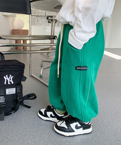 aimoha（アイモハ）の「【aimoha-KIDS-】子供服　ベーシックビスネームスウェットパンツ（スウェットパンツ・キッズ・グレー/ベージュ/ブラック/グリーン・90/100/110/140/150/120/130）」の18枚目の写真