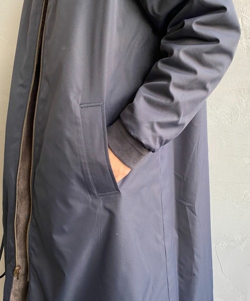 LE GLAZIK（ルグラジック）の「[LE GLAZIK/ル グラジック] MA-1 エコファー リバーシブルロングコート（ノーカラーコート・レディース・ダークブラウン/ベージュ・36）」の19枚目の写真