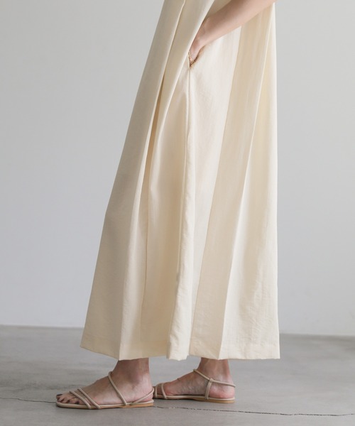 select MOCA（セレクトモカ）の「リネンタッチサイドタックデザインワンピース（ワンピース・レディース・ライトベージュ/ブラック/アイボリー・FREE）」の9枚目の写真