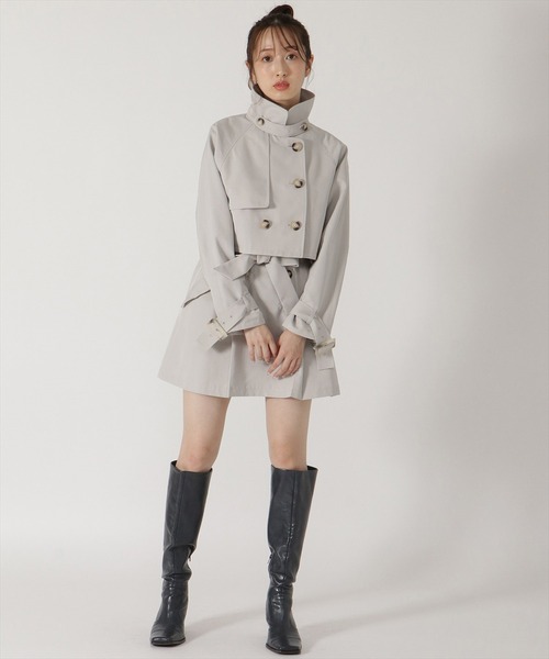 REDYAZEL（レディアゼル）の「スタンドトレンチショートコート（トレンチコート・レディース・ベージュ/ピンク/ライトグレー・SMALL/MEDIUM）」の10枚目の写真