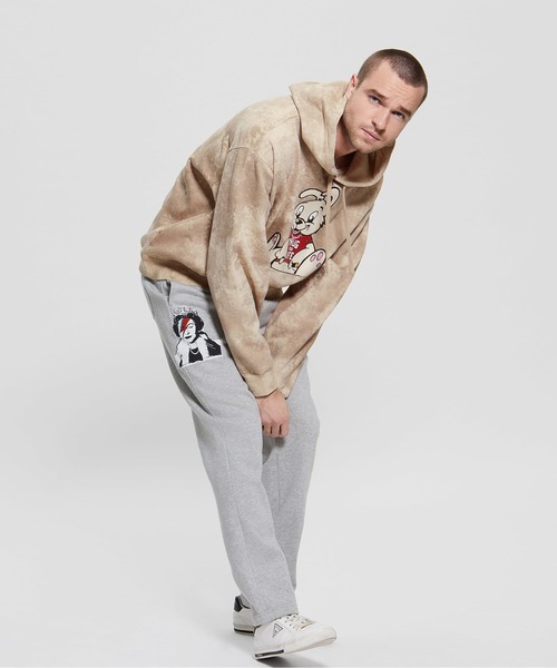 Guess(ゲス)の「GUESS X BRANDALISED(R) WITH GRAFFITI BY BANKSY Leon Washed Bunny Hoodie(パーカー・メンズ・ベージュ・SMALL/LARGE/MEDIUM/X-LARGE)」の6枚目の写真