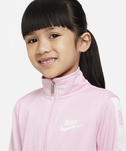 NIKE（ナイキ）の「ナイキ リトルキッズ トラックスーツ / セットアップ / Nike Little Kids' Tracksuit<105-120cm 展開>（セットアップ・キッズ・ピンク/ネイビー・105/110/120/115）」の14枚目の写真