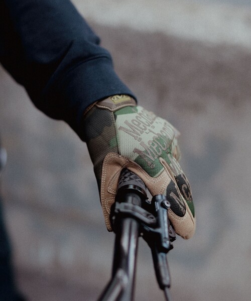 bpr BEAMS(ビーピーアール ビームス )の「MECHANIX WEAR / THE ORIGINAL(R) ワークグローブ(アウトドアグッズ・メンズ・ブルー/その他/レッド/イエロー/ブラック/ブラック系その他4/その他1/オリーブ・ONE SIZE)」の7枚目の写真