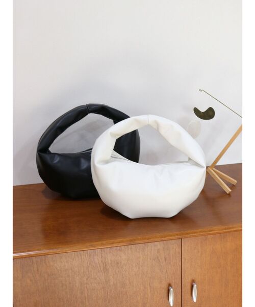 Ungrid（アングリッド）の「フェイクレザーハンドバッグ（ハンドバッグ・レディース・オフホワイト/ブラック・FREE）」の5枚目の写真