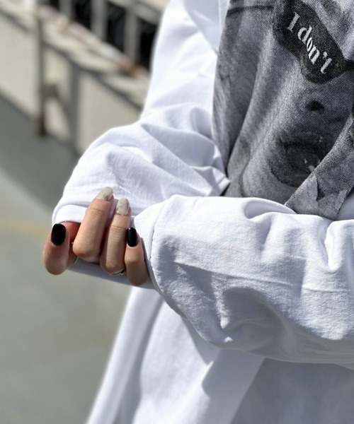 LVEU.(ラブユ.)の「Portrait print slit long sleeve T-shirt / ポートレートプリントスリットロンT(Tシャツ/カットソー・レディース・ブラック/ホワイト・FREE)」の9枚目の写真