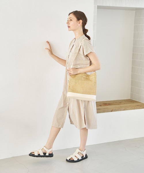 a:mure(アミュール)の「ストライプシャツワンピース(ワンピース・レディース・ネイビー/ブラウン・FREE)」の21枚目の写真