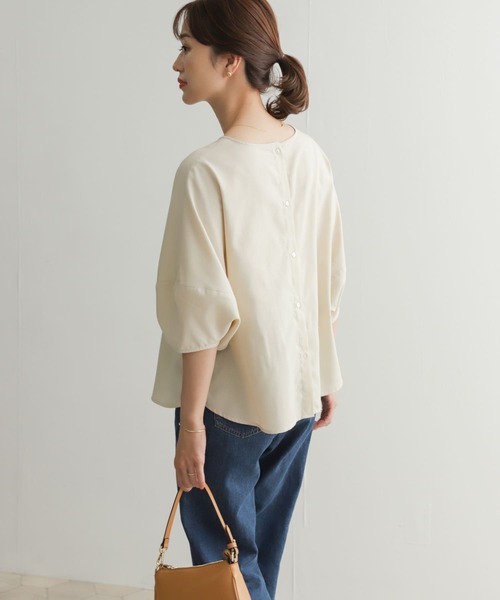 URBAN RESEARCH DOORS(アーバンリサーチドアーズ)の「『UR TECH Smart Linen Touch』バルーンスリーブブラウス(シャツ/ブラウス・レディース・グリーン系その他/ライトベージュ/ブラック・MEDIUM)」の10枚目の写真