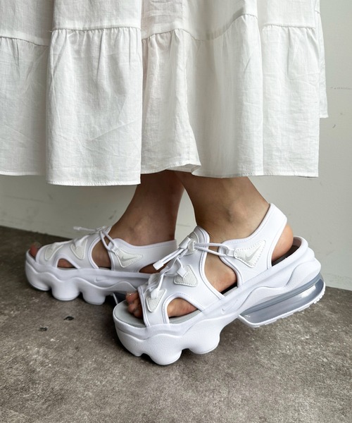 DouDou(ドゥドゥ)の「【NIKE/ナイキ】AIR MAX KOKO SANDAL(サンダル・レディース・ブラック/ブラック系その他/ホワイト・24cm/23cm)」の1枚目の写真