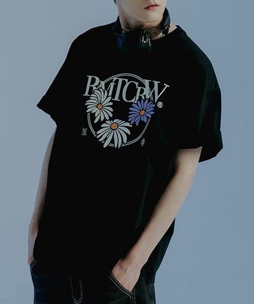 ROMANTIC CROWN(ロマンティッククラウン)の「【UNISEX】ROMANTIC CROWN/ラウンドフラワーT 2194774(Tシャツ/カットソー・レディース・ライトグレー/ブラック・MEDIUM/LARGE)」の2枚目の写真