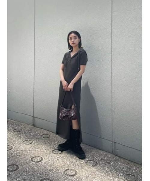 LAGUA GEM(ラグアジェム)の「POCKET HOODIE ロングワンピース(ワンピース・レディース・ライトブラック/ネイビー系1/杢グレー・SMALL/MEDIUM)」の13枚目の写真