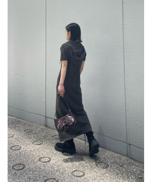 LAGUA GEM(ラグアジェム)の「POCKET HOODIE ロングワンピース(ワンピース・レディース・ライトブラック/ネイビー系1/杢グレー・SMALL/MEDIUM)」の14枚目の写真