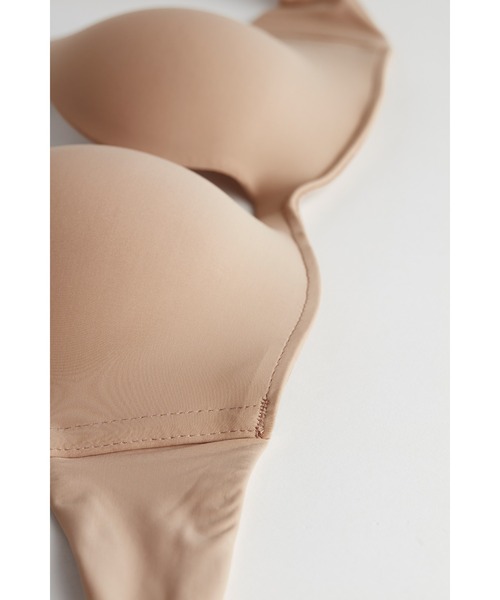 Intimissimi(インティミッシミ)の「ウルトラライト マイクロファイバー Monica プッシュアップブラ(ブラジャー・レディース・ブラック/ベージュ/キナリ・75C/75B/80C/70B/80B/85B)」の10枚目の写真