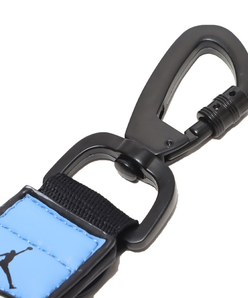 JORDAN BRAND（ジョーダンブランド）の「JORDAN BRAND ジョーダン トロフィー キーホルダー / NIKE 【SP】（キーホルダー・メンズ・レッド/ブルー系その他/ブラック/ブルー・FREE）」の21枚目の写真