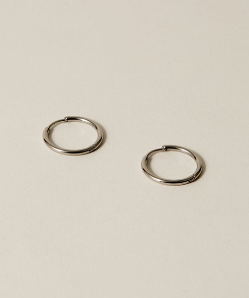novice（ノーヴィス）の「【novice】Hinged Thin Hoop Pierce［Stainless］（ピアス（両耳用）・レディース・シルバー/ゴールド・FREE）」の7枚目の写真