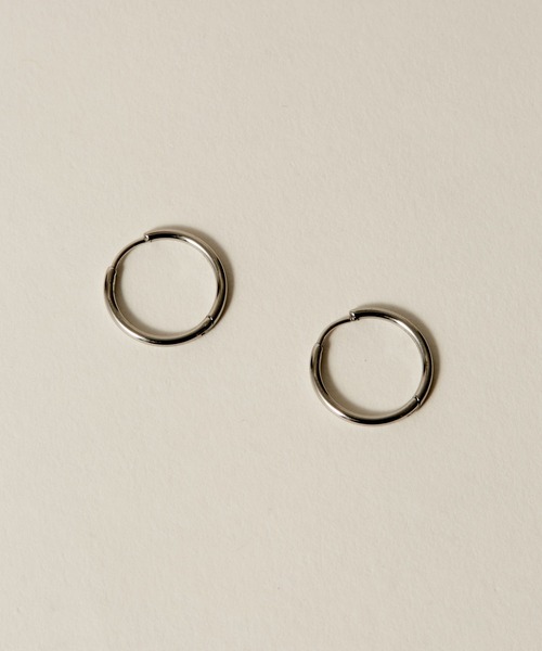 novice（ノーヴィス）の「【novice】Hinged Thin Hoop Pierce［Stainless］（ピアス（両耳用）・レディース・シルバー/ゴールド・FREE）」の5枚目の写真