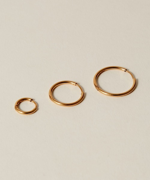 novice（ノーヴィス）の「【novice】Hinged Thin Hoop Pierce［Stainless］（ピアス（両耳用）・レディース・シルバー/ゴールド・FREE）」の4枚目の写真