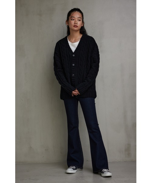 AZUL by moussy(アズールバイマウジー)の「シェニールケーブルニットカーディガン(カーディガン/ボレロ・メンズ・アイボリー/バーガンディー/ベージュ/グレー/ブラック/ブルー・FREE)」の11枚目の写真