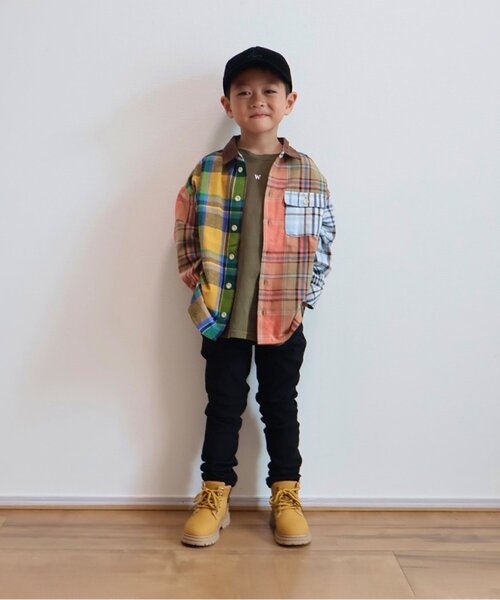 BREEZE(ブリーズ)の「【一部リンクコーデ可能/10色展開】スタンダードシャツ(シャツ/ブラウス・キッズ・オフホワイト/ベージュ/インディゴブルー/ピンク/サックスブルー/キナリ/ブラック/ターコイズブルー/チェック/レインボー・90/140/110/150/100/80/120/130)」の11枚目の写真