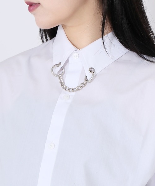 Figments(フィグメンツ)の「ブローチチェーンLSシャツ(シャツ/ブラウス・レディース・ブラック/ホワイト・MEDIUM/SMALL)」の4枚目の写真