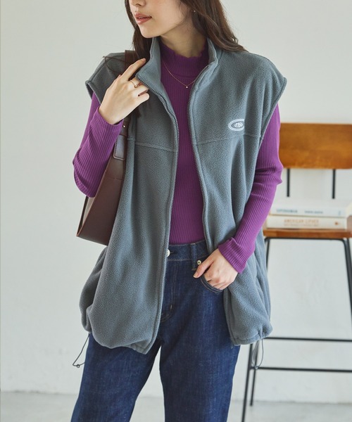 shetila(シェティラ)の「ワンポイント刺繍ロゴ/配色フリースバルーンテックベスト(ベスト・レディース・ブラウン系その他2/ブラック系その他/ベージュ系その他/ホワイト系その他/ブラック系その他2/グレー系その他・L/M/S/XL)」の1枚目の写真