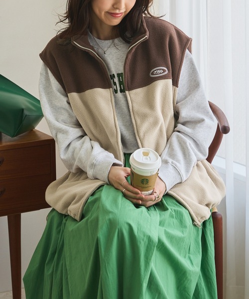 shetila(シェティラ)の「ワンポイント刺繍ロゴ/配色フリースバルーンテックベスト(ベスト・レディース・ブラウン系その他2/ブラック系その他/ベージュ系その他/ホワイト系その他/ブラック系その他2/グレー系その他・L/M/S/XL)」の5枚目の写真