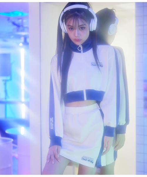 ANAP GiRL（アナップガール）の「ショート丈ジャージブルゾン