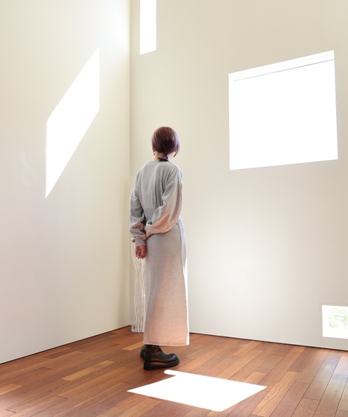 ULEULA（ウルア）の「スウェットロングワンピース（ワンピース・レディース・アイボリー/ブラック/杢グレー・FREE）」の11枚目の写真