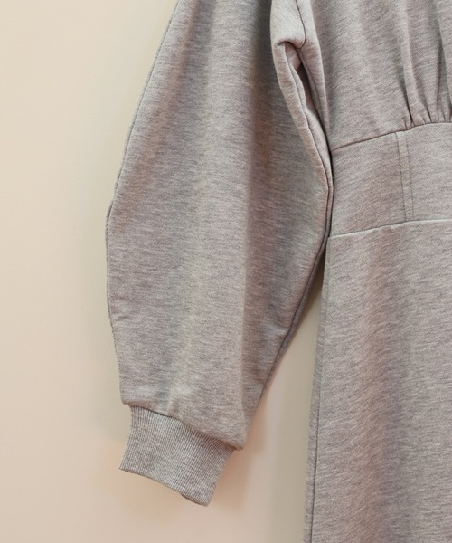 ULEULA（ウルア）の「スウェットロングワンピース（ワンピース・レディース・アイボリー/ブラック/杢グレー・FREE）」の19枚目の写真