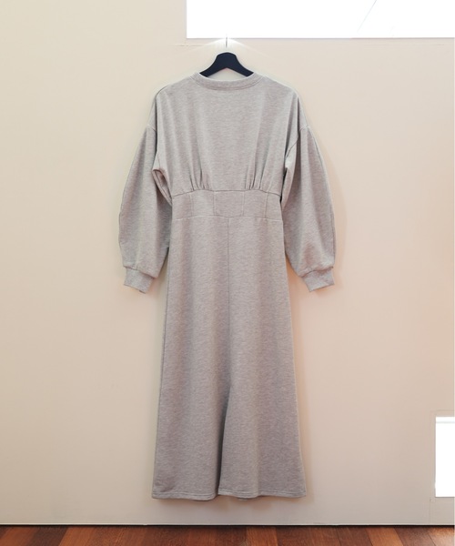 ULEULA（ウルア）の「スウェットロングワンピース（ワンピース・レディース・アイボリー/ブラック/杢グレー・FREE）」の17枚目の写真