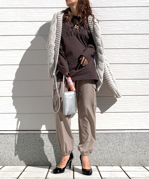 Q(キュー)の「ロゴプリントロンT(Tシャツ/カットソー・レディース・ホワイト/チャコールグレー・MEDIUM)」の10枚目の写真