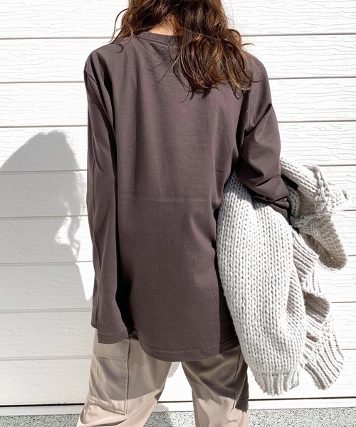 Q(キュー)の「ロゴプリントロンT(Tシャツ/カットソー・レディース・ホワイト/チャコールグレー・MEDIUM)」の7枚目の写真