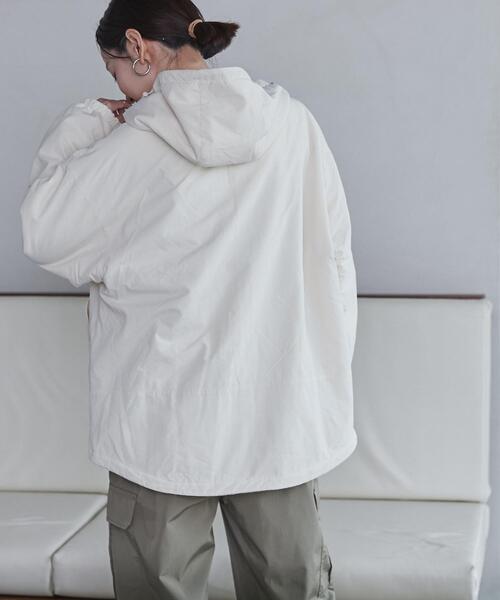 coen（コーエン）の「＜Parknik＞リバーシブルフーディー（WEB限定カラー）（ナイロンジャケット・レディース・ブラック/モカ/ナチュラル/ダークグリーン・FREE）」の22枚目の写真