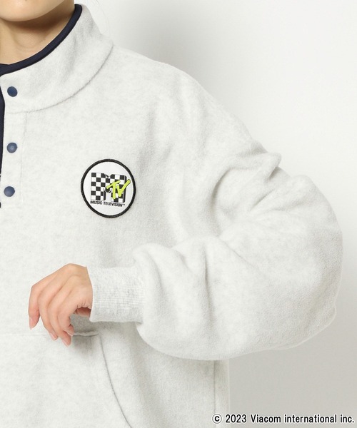 LOWRYS FARM（ローリーズファーム）の「ＭＴＶフリースプルオーバー　987370（スウェット・レディース・パープル/アイボリー/ブラック・FREE）」の11枚目の写真