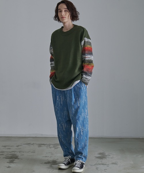 Revo.（レボ）の「Revo.　グラデーションスリーブ クルーネックニット（ニット/セーター・メンズ・カーキ/ホワイト/ブラック・L/M）」の7枚目の写真