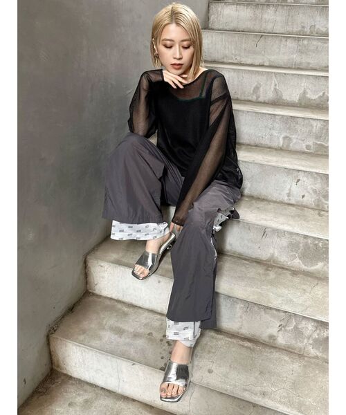 MURUA（ムルーア）の「メッシュロゴナイロンカーゴフレアパンツ【2way】（カーゴパンツ・レディース・カーキ/ダークグレー・FREE）」の11枚目の写真