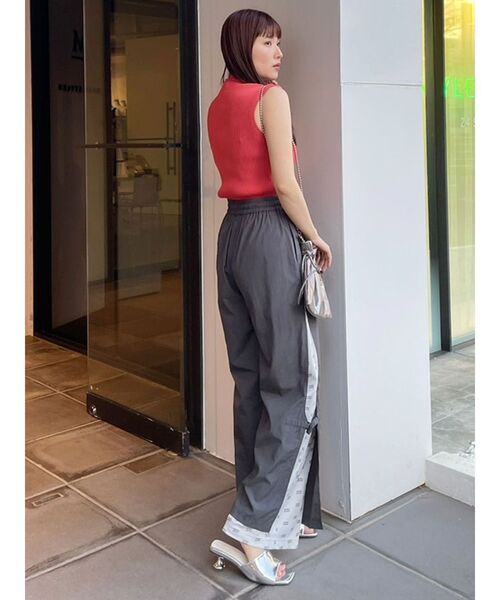 MURUA（ムルーア）の「メッシュロゴナイロンカーゴフレアパンツ【2way】（カーゴパンツ・レディース・カーキ/ダークグレー・FREE）」の18枚目の写真