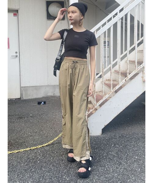 MURUA（ムルーア）の「メッシュロゴナイロンカーゴフレアパンツ【2way】（カーゴパンツ・レディース・カーキ/ダークグレー・FREE）」の20枚目の写真