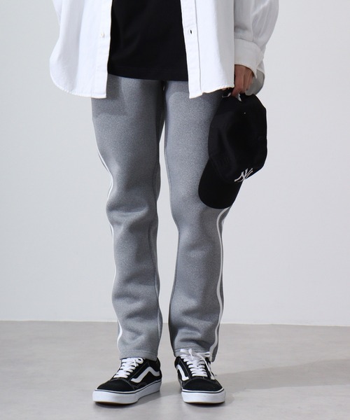 FUNALIVE(ファンアライブ)の「Bonded lines skinny pants /ライン入りスキニーパンツ unisex(スウェットパンツ・メンズ・ベージュ/ネイビー/カーキ/ブラック×ホワイト/杢グレー/ブラック×イエロー・M/L/XL)」の4枚目の写真