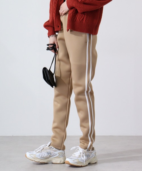 FUNALIVE(ファンアライブ)の「Bonded lines skinny pants /ライン入りスキニーパンツ unisex(スウェットパンツ・メンズ・ベージュ/ネイビー/カーキ/ブラック×ホワイト/杢グレー/ブラック×イエロー・M/L/XL)」の9枚目の写真