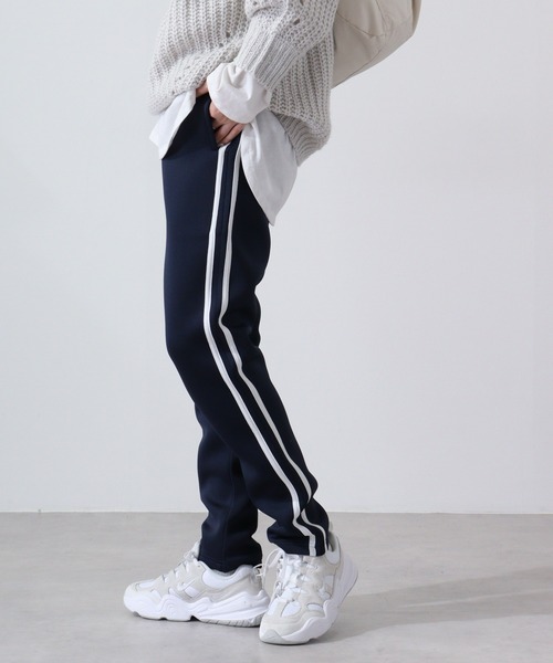 FUNALIVE(ファンアライブ)の「Bonded lines skinny pants /ライン入りスキニーパンツ unisex(スウェットパンツ・メンズ・ベージュ/ネイビー/カーキ/ブラック×ホワイト/杢グレー/ブラック×イエロー・M/L/XL)」の19枚目の写真